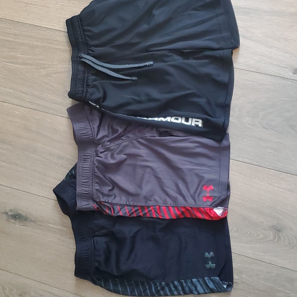 Boys Under Armour shorts sz 7